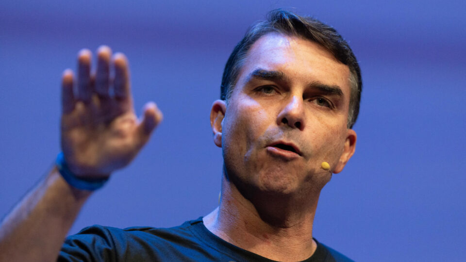 Flávio Bolsonaro fala contra tarifas: veja principais pontos da manifestação aos EUA