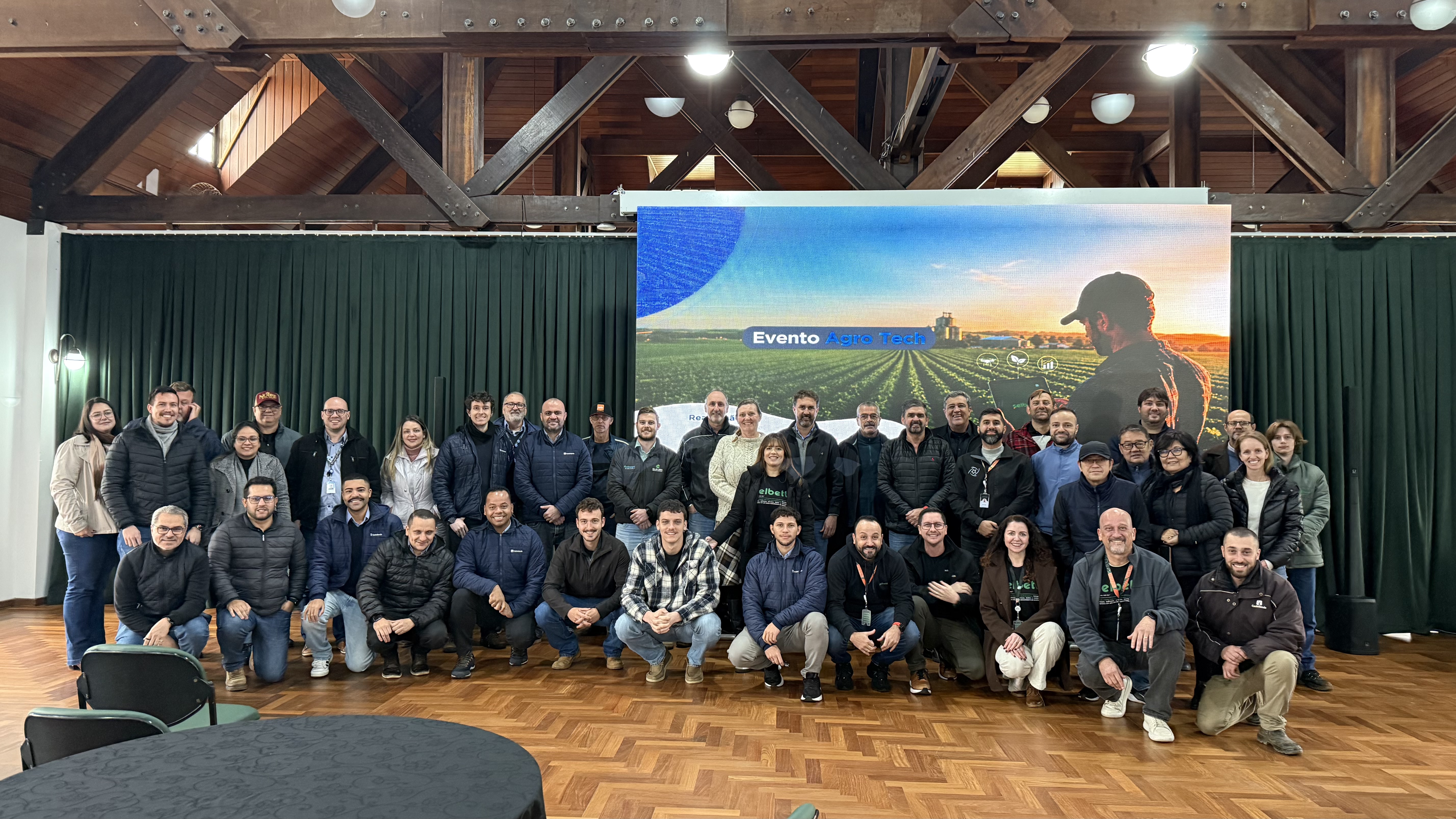 Selbetti e Castrolanda reúnem cooperados em evento sobre tecnologia aplicada ao agronegócio