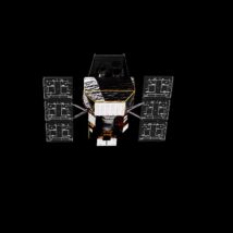 Arte divulgada pela Nasa mostra o telescópio Swift, que está perdendo altitude rapidamente devido a tempestades solares Imagem referente a matéria