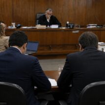 Leis feministas impulsionam busca por advogados de “direitos dos homens” homens