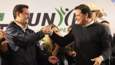 Ratinho Junior escolheu seu secretário de Infraestrutura, Sandro Alex, para disputar eleição ao governo do Paraná. Imagem referente a matéria