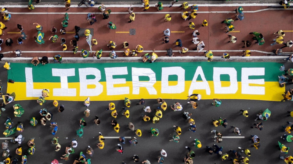 Pensamento de direita cresce na última década e supera ideais de esquerda, aponta Datafolha