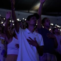 Cena do documentário “O Brasil Evangélico”, da produtora Brasil Paralelo. Imagem referente a matéria