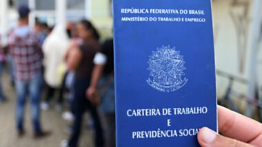 Os dados mostram que a associação entre pobreza e falta de vontade de trabalhar atingiu o maior índice da série histórica iniciada em 2013. Imagem referente a matéria
