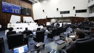 Plenário da Assembleia Legislativa do Paraná: projetos tentam combater a agenda LGBT.
