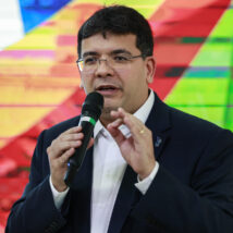 Lei sancionada pelo governador do Piauí, Rafael Fonteles, obriga empresas contratadas pelo estado a reservar parte das vagas de trabalho para presos dos regimes aberto e egressos do sistema prisional. Imagem referente a matéria