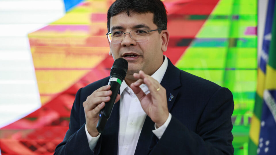 Governador do PT sanciona lei que exige vagas para presos em empresas com contratos públicos