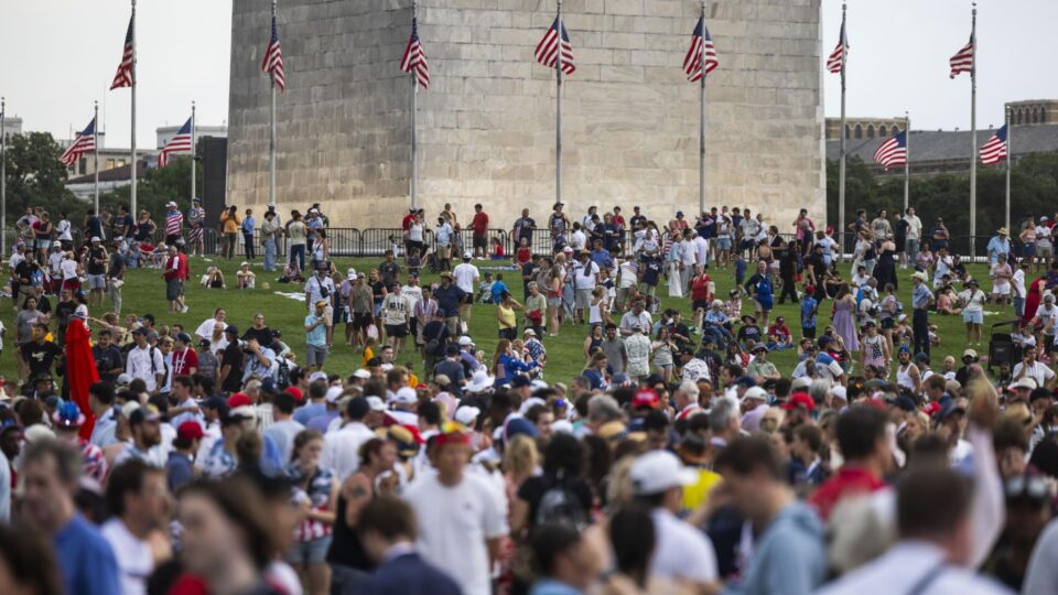 EUA celebram 250 anos da Independência com programação alterada pelo calor e mau tempo