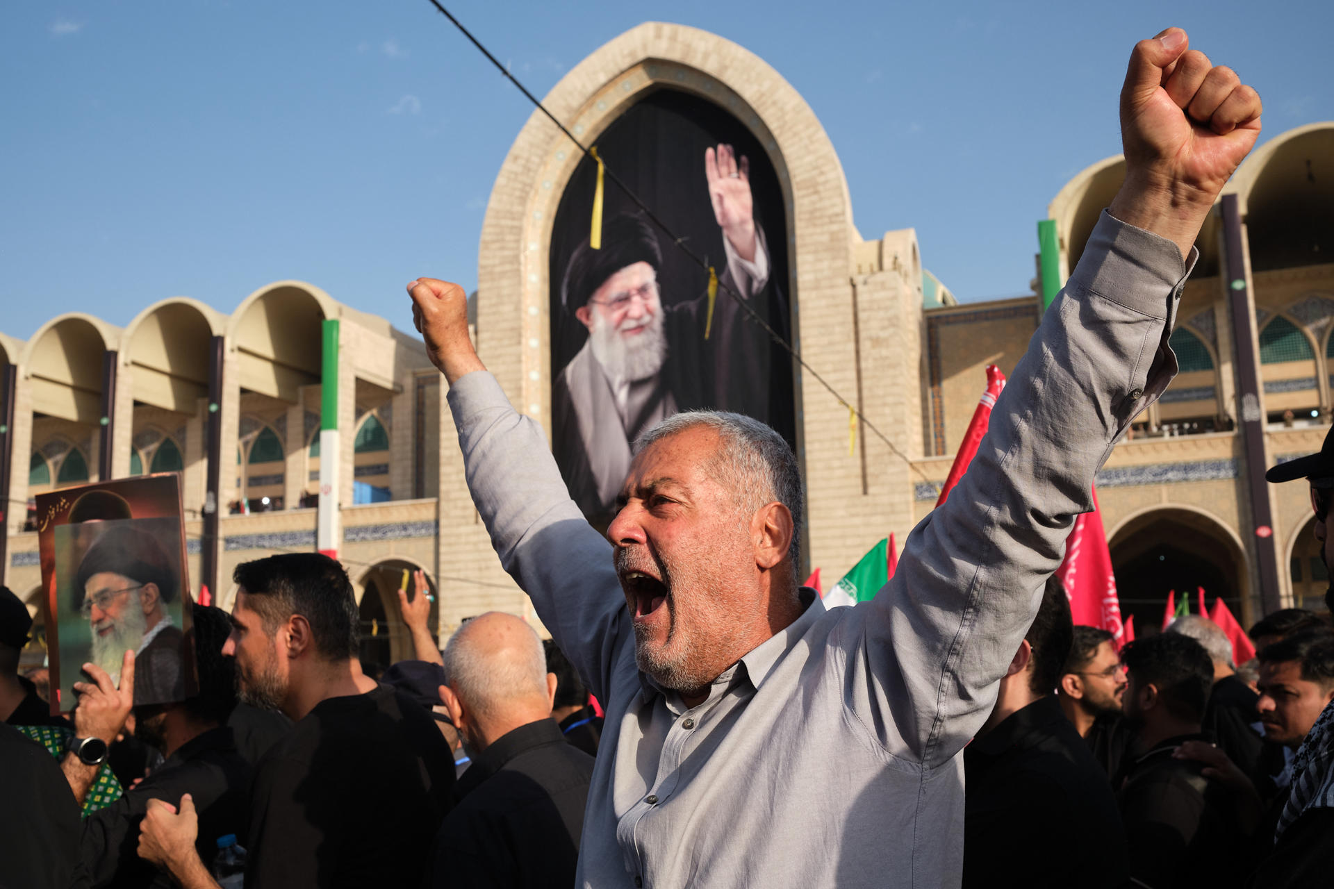 Sucessor de Ali Khamenei não vai ao funeral do próprio pai, no Irã