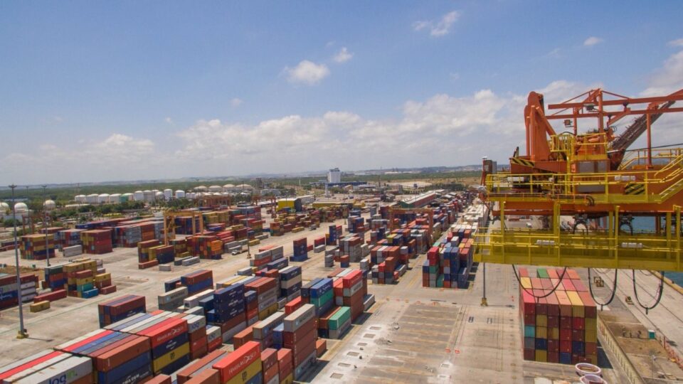 Mais de 4 mil produtos brasileiros podem enfrentar tarifa de até 37,5% nos EUA