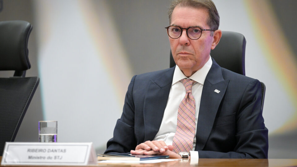 Ministro do STJ autoriza mulher a usar cannabis medicinal fora de casa