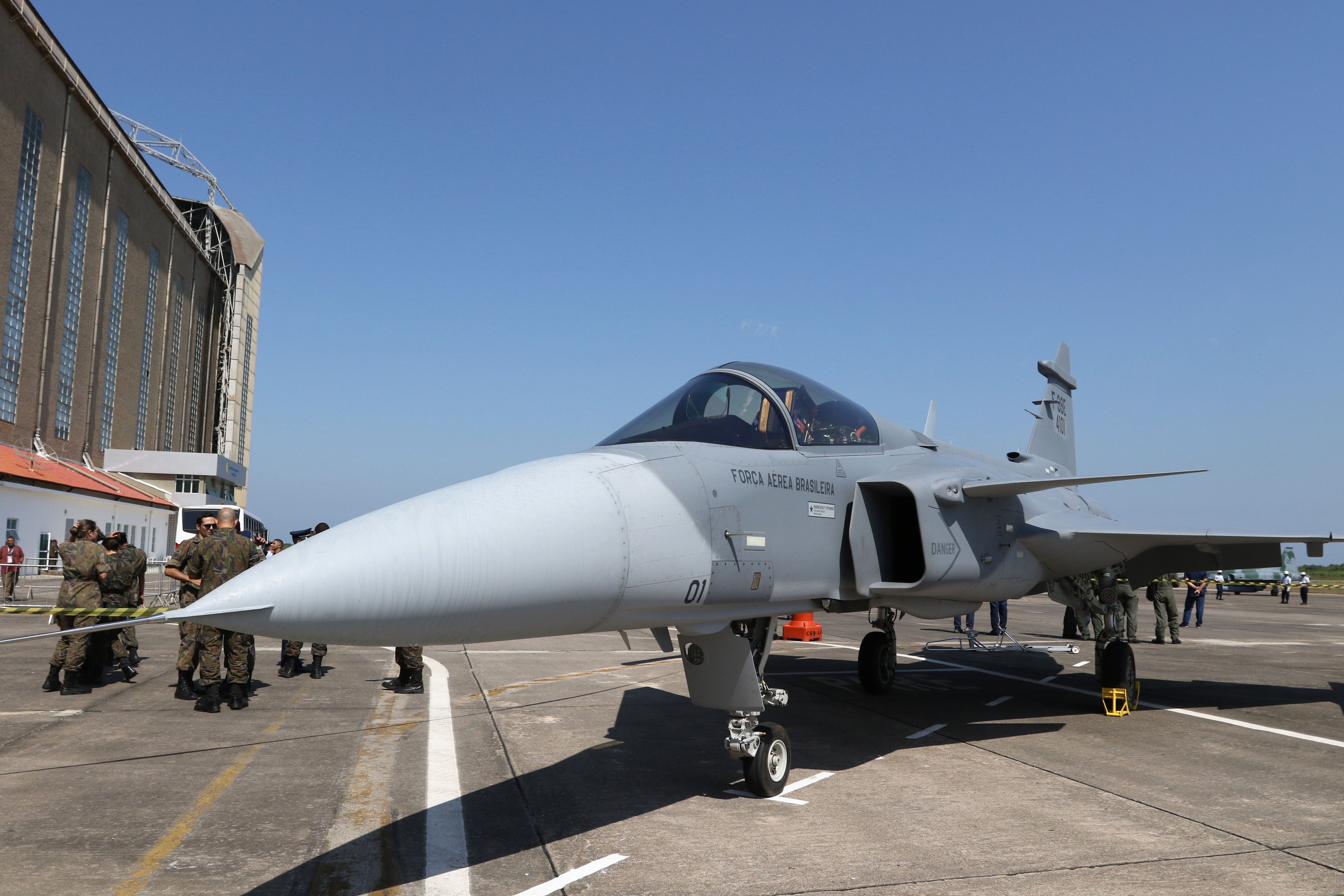 FAB diz à Câmara que precisa de ao menos 66 caças Gripen; Defesa comprou 36