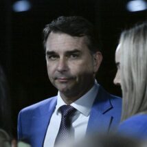 Pesquisa testa Rogério Marinho, Michelle e até Damares no lugar de Flávio Pesquisa eleitoral testa alternativas ao nome de Flávio Bolsonaro
