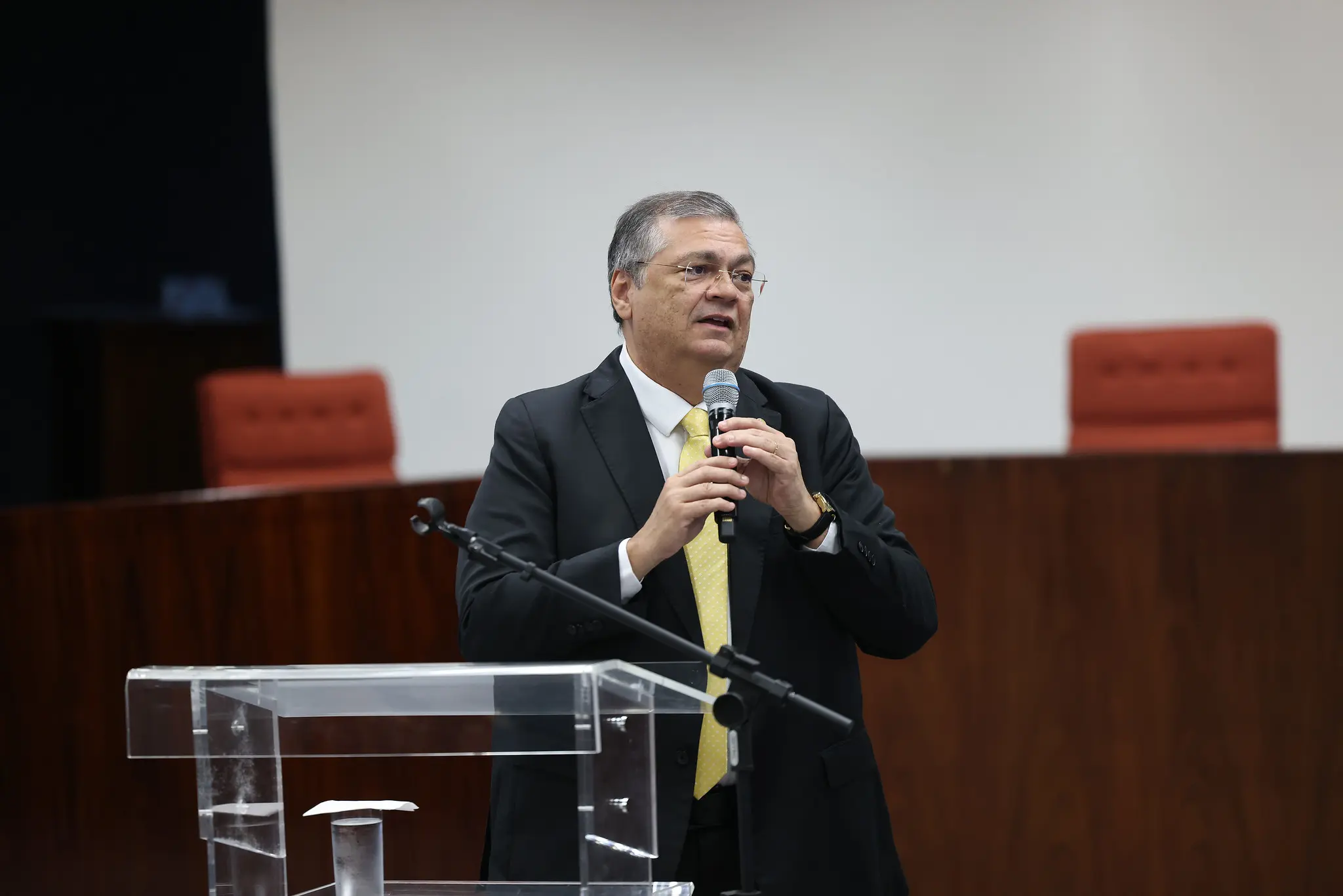 Yglésio Moyses fala em tentativa de prejudicar atual governador e favorecer ex-prefeito de São Luís.