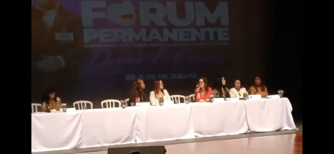 Promotora repreende fala sobre Deus em abertura de evento: “Inconstitucional”
