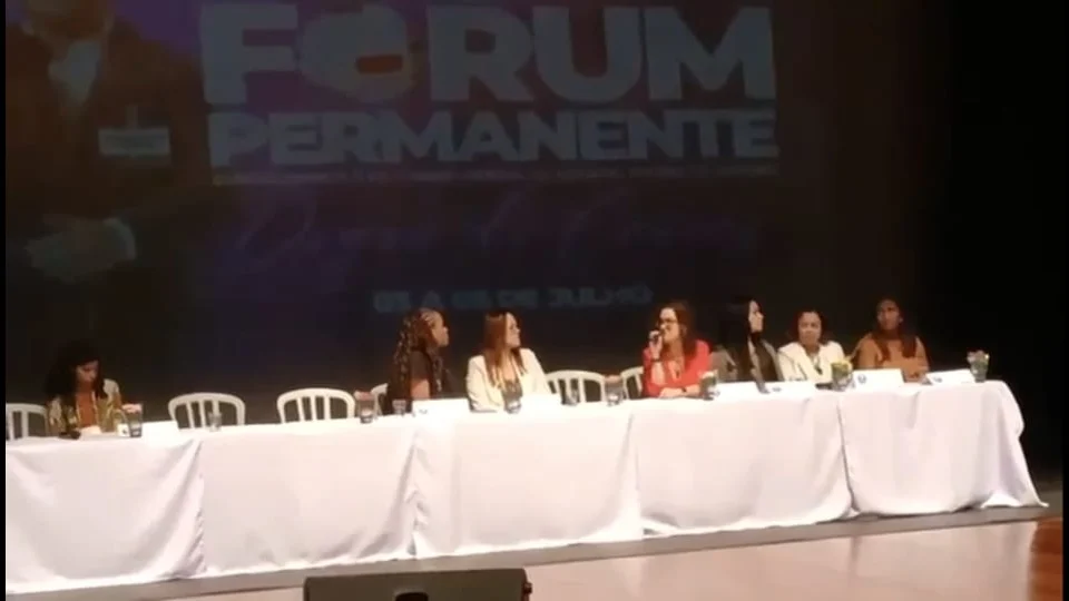 Integrante do Ministério Público avaliou como "inconstitucional" a citação a Deus feita por um instrutor a crianças num evento
