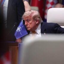 Trump declara fim do cessar-fogo e diz que é perda de tempo negociar com o Irã Imagem referente a matéria