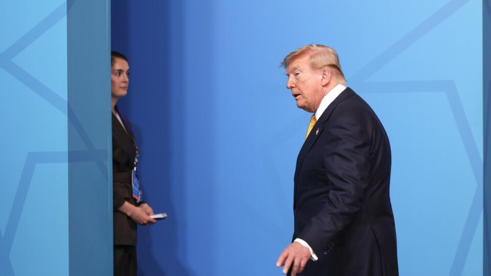 Trump volta a sugerir cortar comércio com a Espanha e anexar Groenlândia