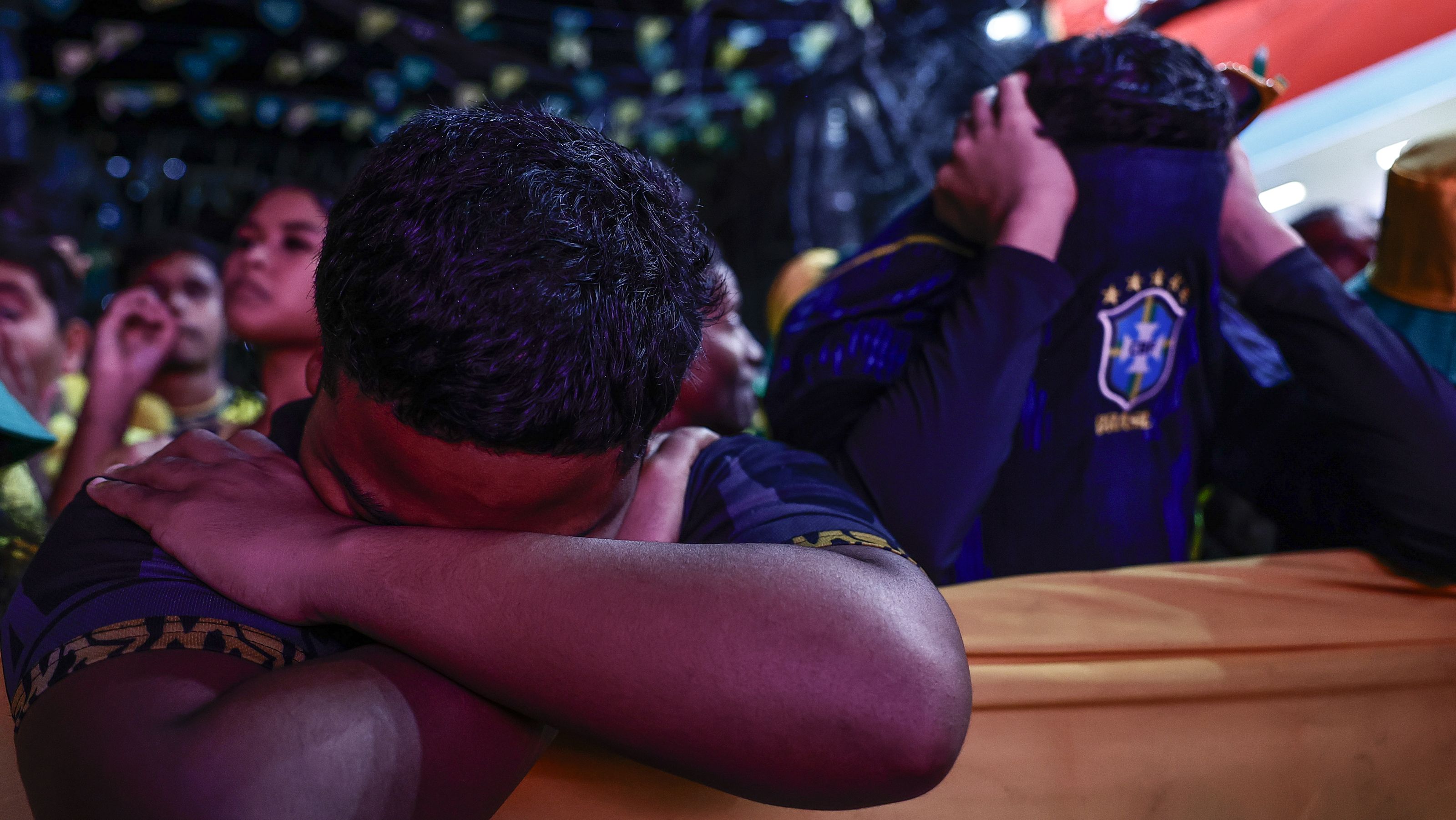 Chega de lições de moral e teses sociológicas sobre a derrota do Brasil         