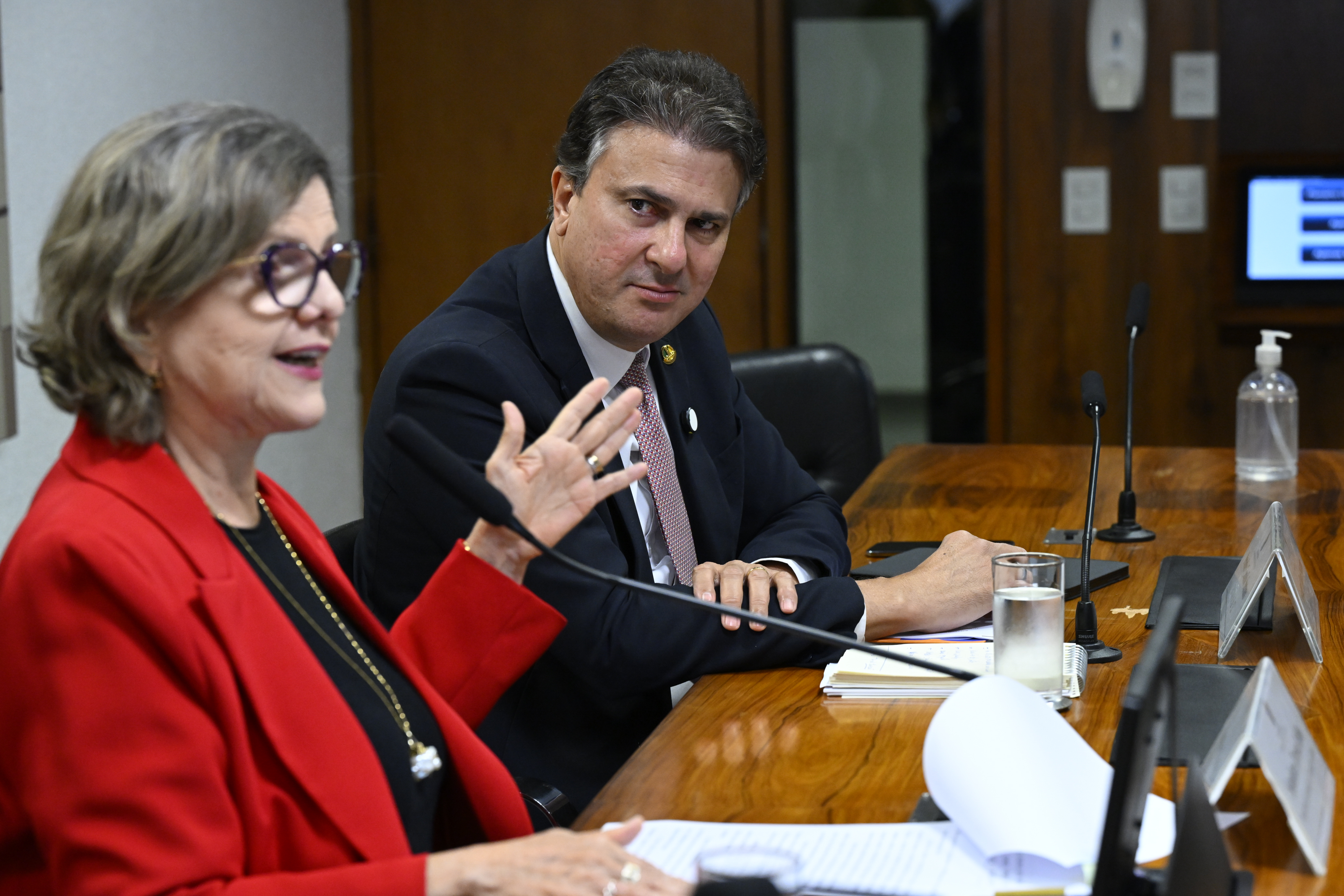 Camilo Santana é eleito presidente da Comissão de Educação do Senado