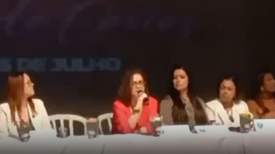 Por que a menção a Deus incomodou tanto a promotora?
