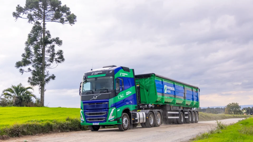 Caminhão Biodiesel Volvo Grupo Potencial