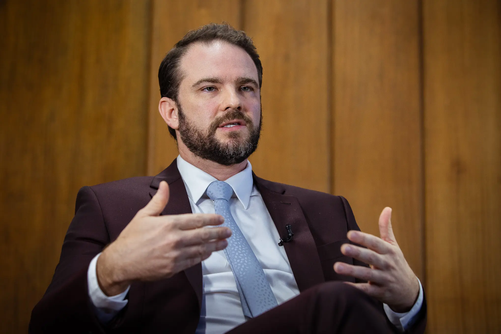 Durigan diz que discussões estão adiadas até a próxima semana para acompanhar cenário no Oriente Médio.