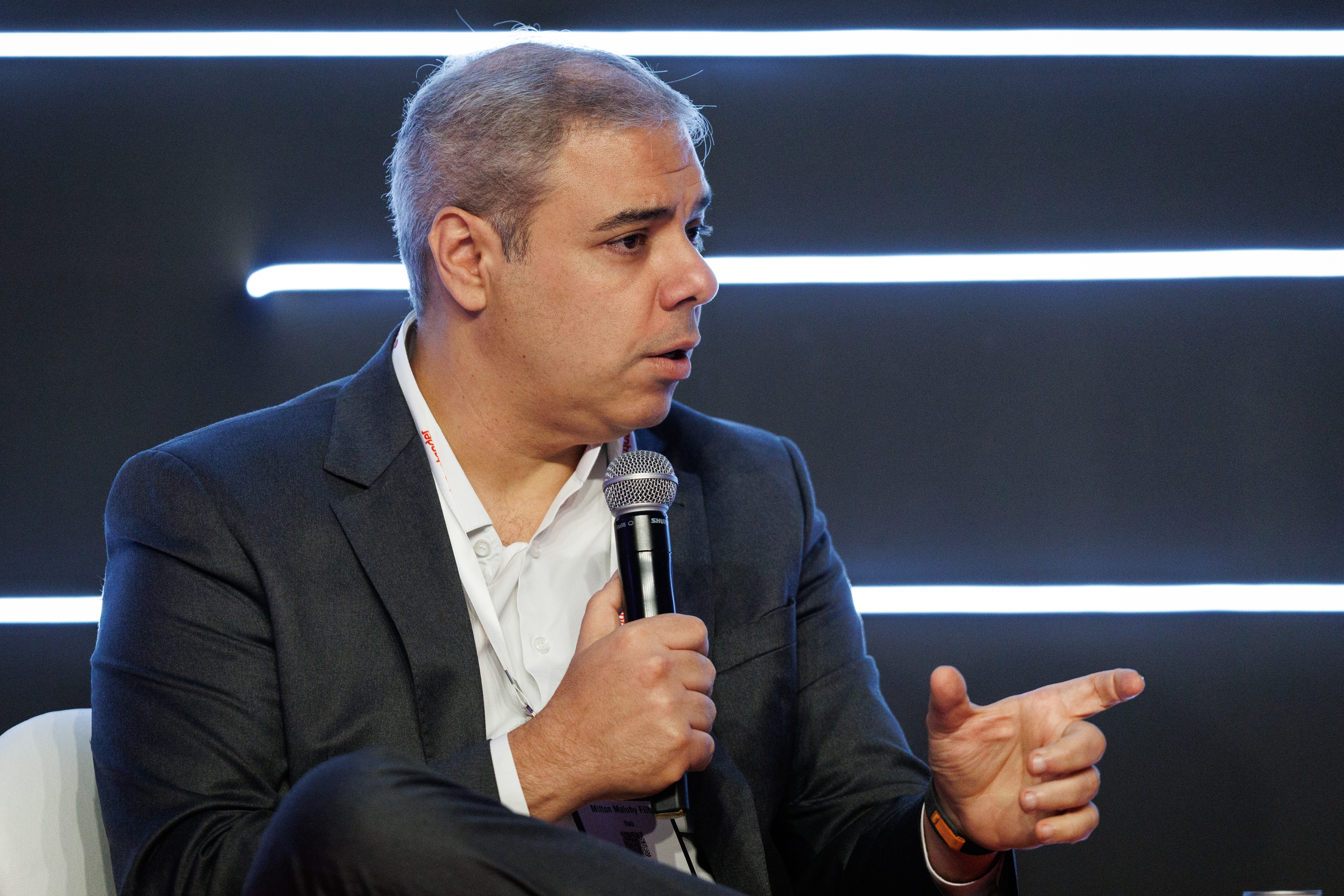 Diálogos mostram que Vorcaro encomendou investigação sobre CEO do Itaú