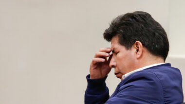 O ex-presidente peruano Pedro Castillo, durante seu julgamento na Sala Penal Especial da Corte Suprema do Peru, em novembro Imagem referente a matéria