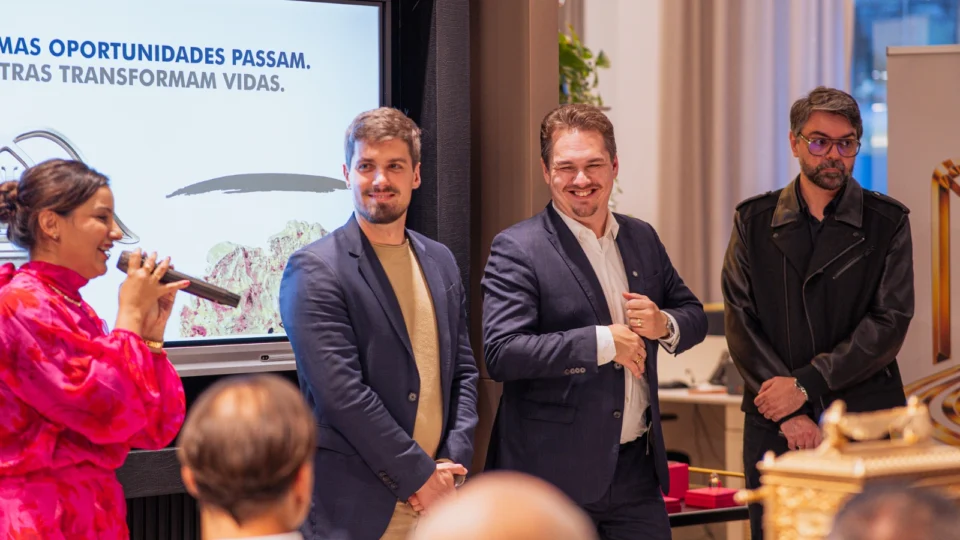 Representantes da Golden Brasil apresentam os novos projetos da companhia durante a Rota do Ouro, evento que reuniu empresários, investidores e parceiros para discutir inovação, tecnologia e expansão no setor mineral.