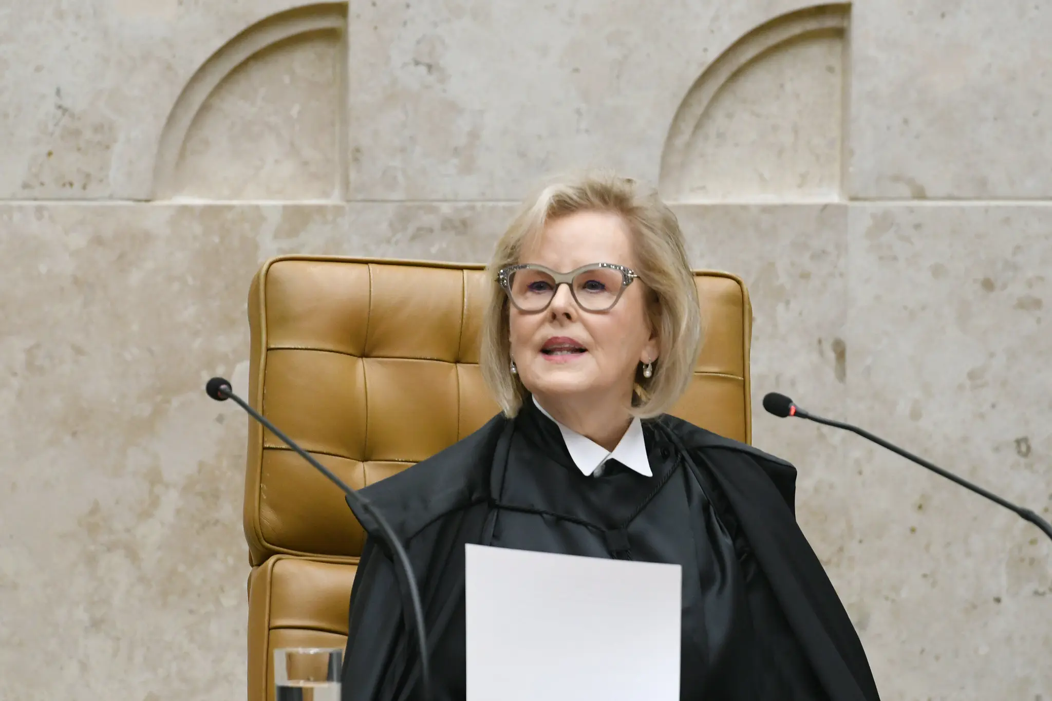 Possibilidade é uma exceção à lista das autoridades que tem direito ao tratamento diferenciado.