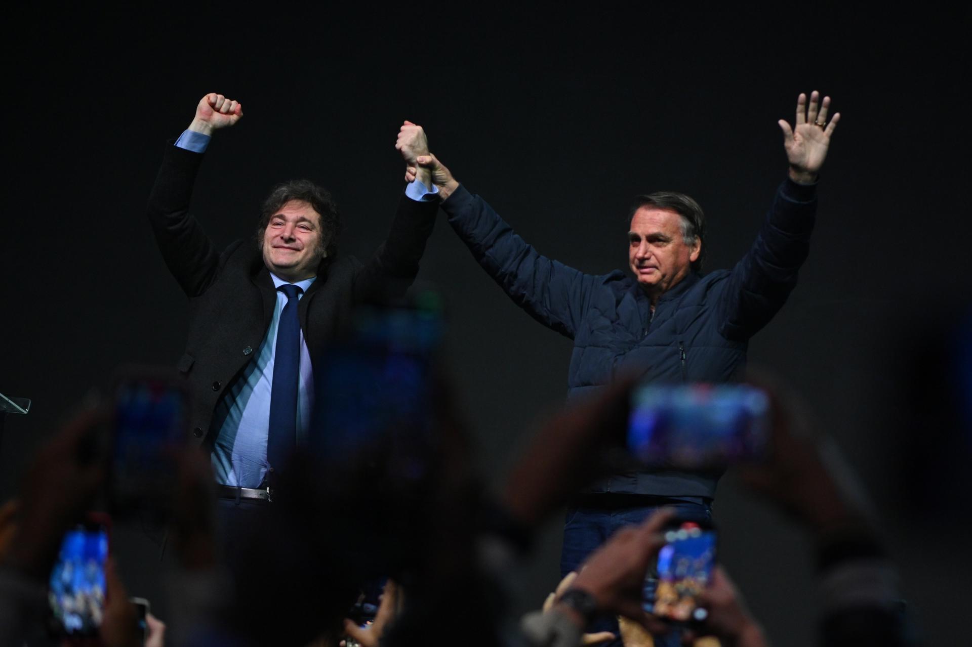 Milei inclui Brasil em turnê internacional e desafia Lula ao sugerir visita a Bolsonaro