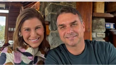 Fernanda Bolsonaro ganha espaço na pré-campanha de Flávio após saída de Michelle.
