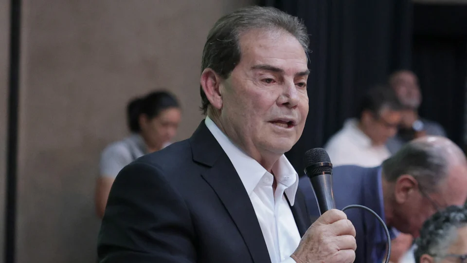 Presidente da sigla reforça rejeição a Lula e não cita outros presidenciáveis. Aécio Neves desistiu de concorrer.