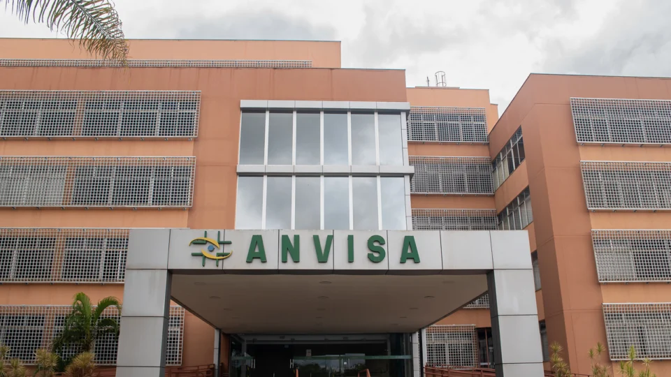 Agência diz que atualizará regras para focar em questões que impactem diretamente na saúde das crianças.