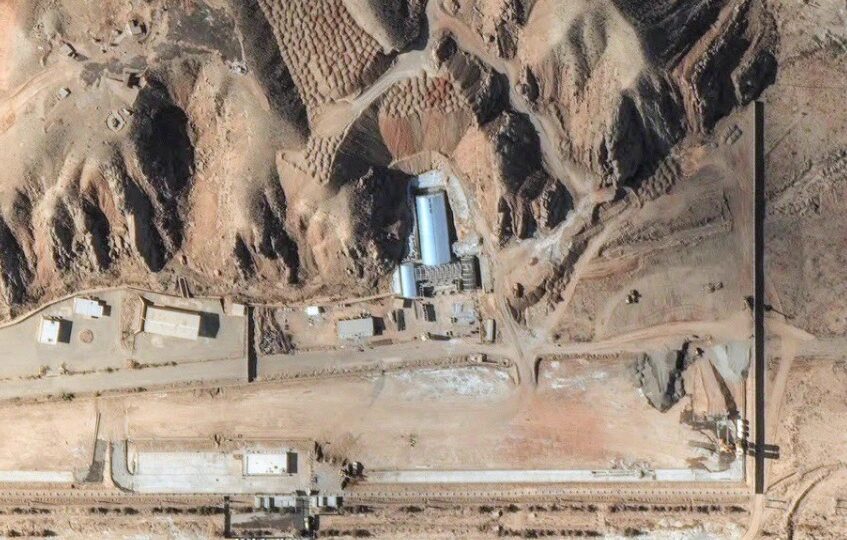 Satélites indicam reconstrução de instalação nuclear do Irã ligada a programa de armas