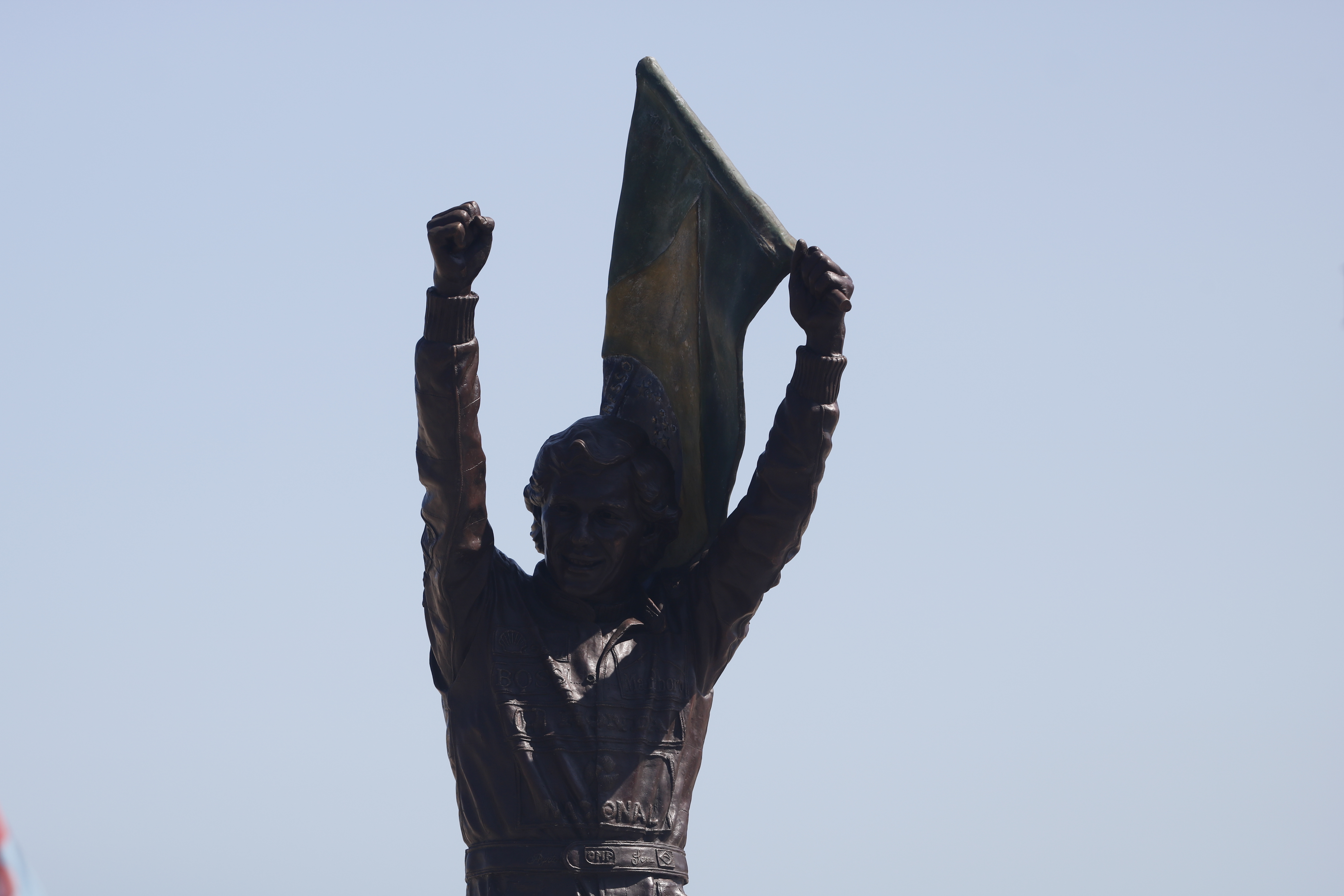 Senna é reconhecido oficialmente como herói do Brasil e incluído no Panteão da Pátria