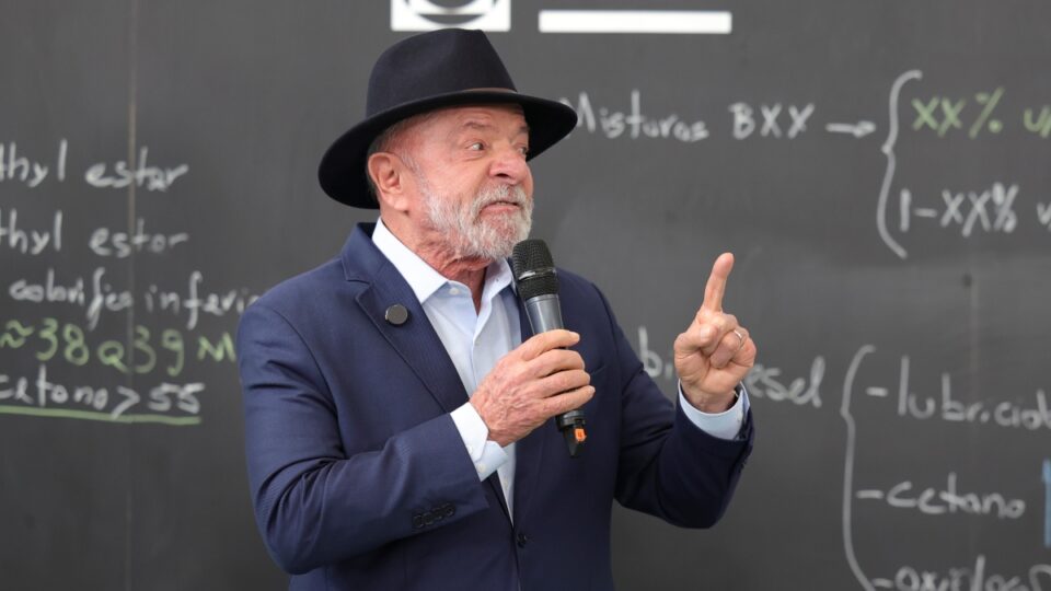 Lula acusa Trump de “pirataria” ao ameaçar tomada do Estreito de Hormuz