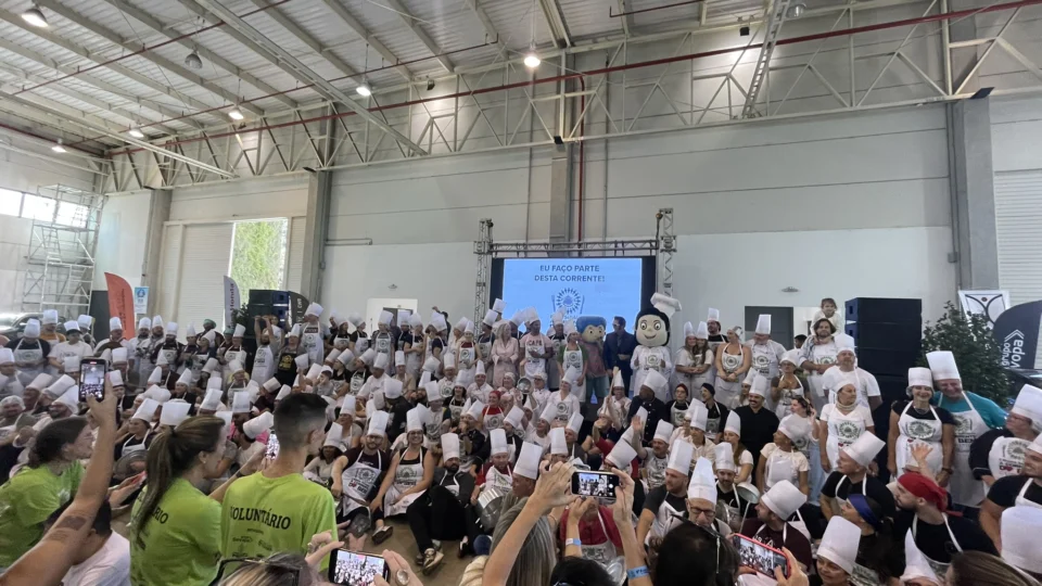 Representantes, voluntários e personagens participaram de edições anteriores do Risoto Solidário, iniciativa beneficente que chega à sua 10ª edição arrecadando recursos para os projetos da Liga Paranaense de Combate ao Câncer e do Hospital Erasto Gaertner.