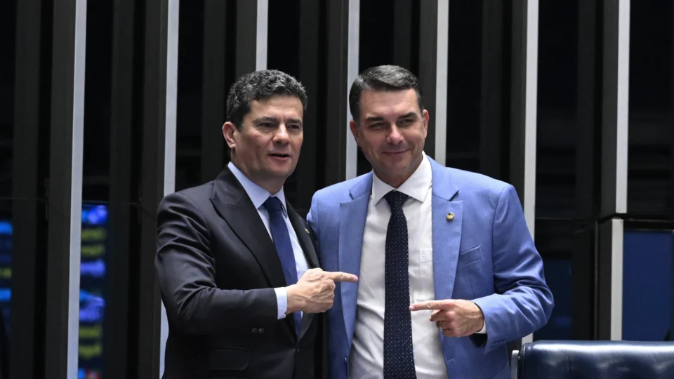 Senador alega que "falta proporcionalidade e legalidade" na última decisão de Moraes.