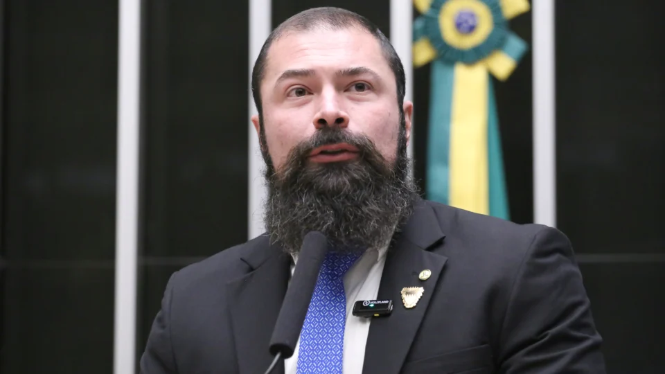 Deputado alega perseguição, diz que decisão de primeira instância está equivocada e promete recorrer.
