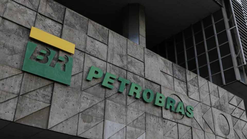 Dirigente da estatal admite influência da decisão americana em iniciativa de reforço jurídico.