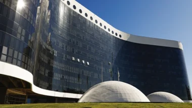 TSE reuniu partidos e plataformas digitais para discutir regras das Eleições 2026.
