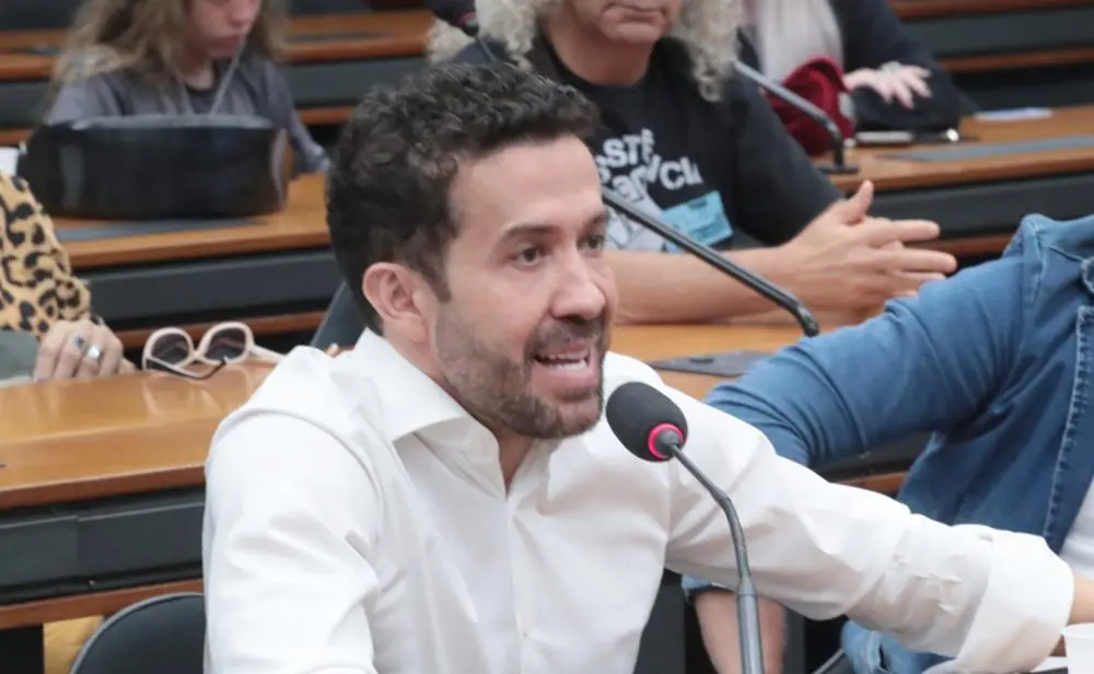 O deputado federal André Janones (Rede-MG) voltou a radicalizar o discurso nas redes sociais
