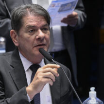 Irmãos Ciro e Cid já governaram o Ceará. Agora, disputarão cargos diferentes em chapas opostas. Imagem referente a matéria