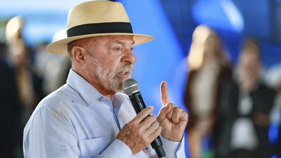 O presidente Luiz Inácio Lula da Silva (PT) tem mantido um discurso de confronto e ironias dirigidas ao presidente Donald Trump