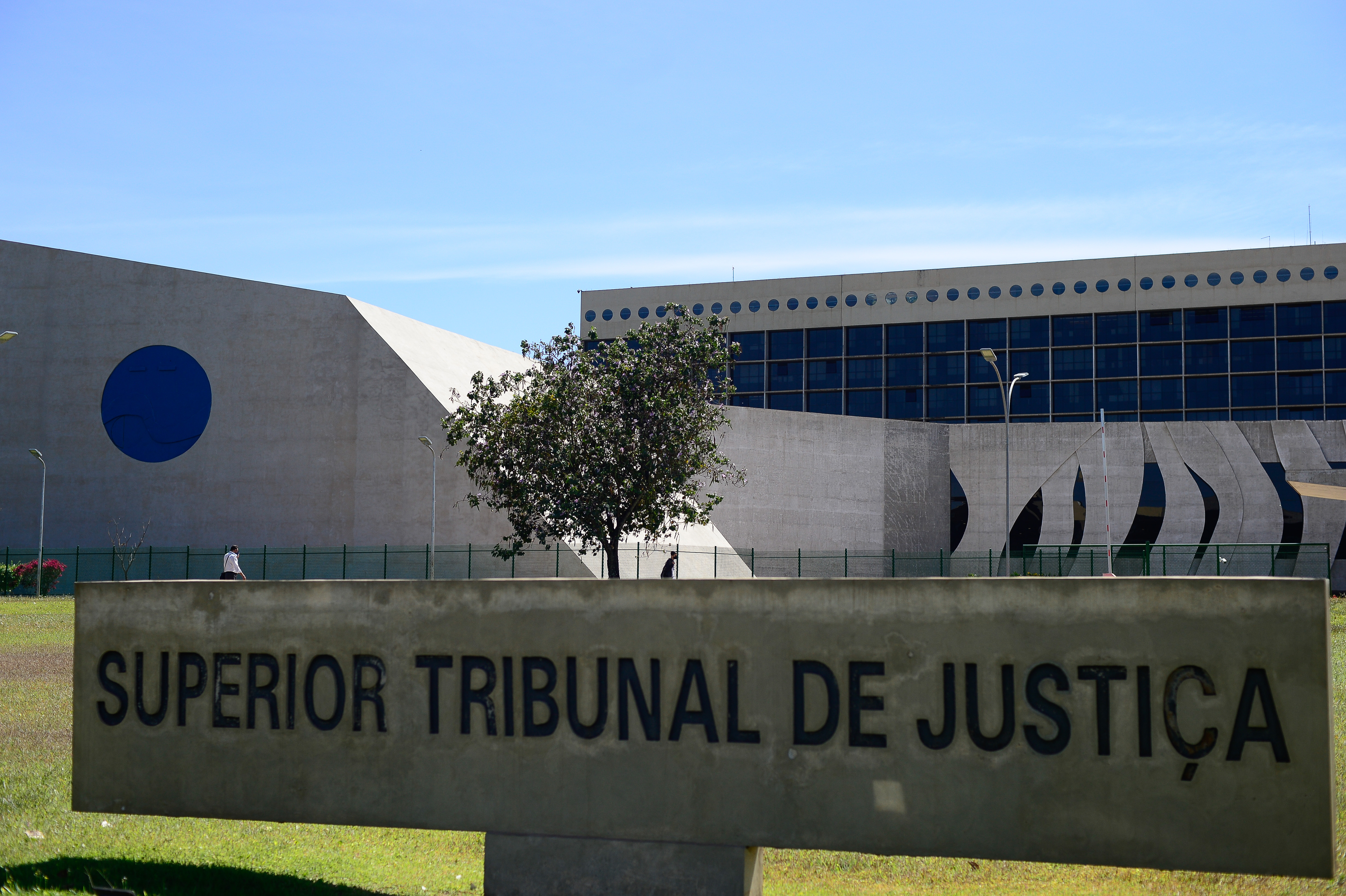 Câmara aprova regulamentação de barreira a recursos no STJ