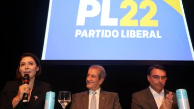 Michelle Bolsonaro x Flávio, pesquisa eleitoral