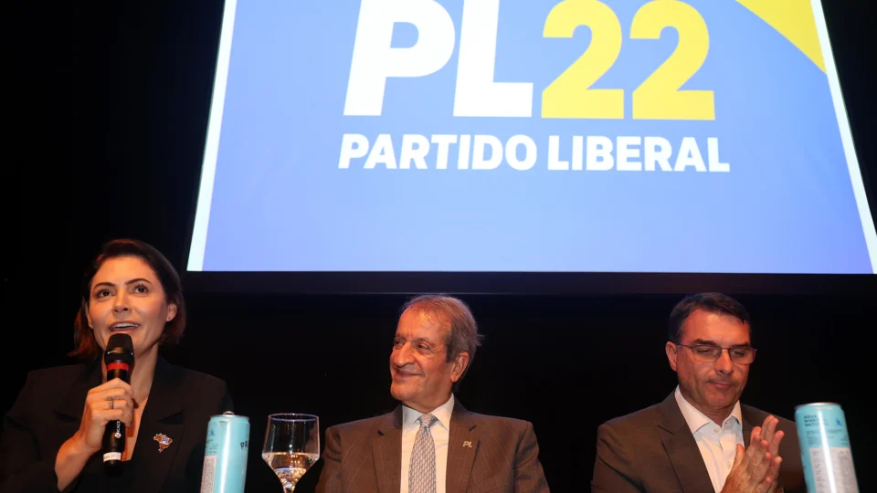 Michelle Bolsonaro x Flávio, pesquisa eleitoral