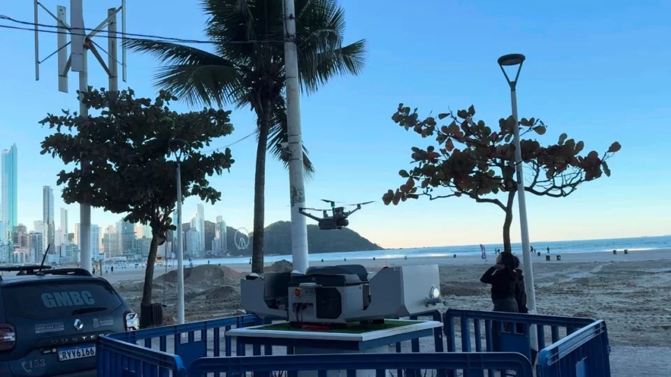 O período de testes será de 120 dias, com o drone permanecendo por 30 dias na Praça Tamandaré, 45 dias no Pontal Norte e outros 45 dias na Barra Sul